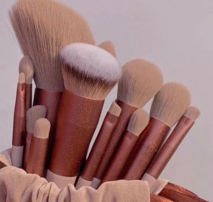 Nuvelia Soft-Touch Makeup Brush Set, 13 Pieces – lifestyle photo