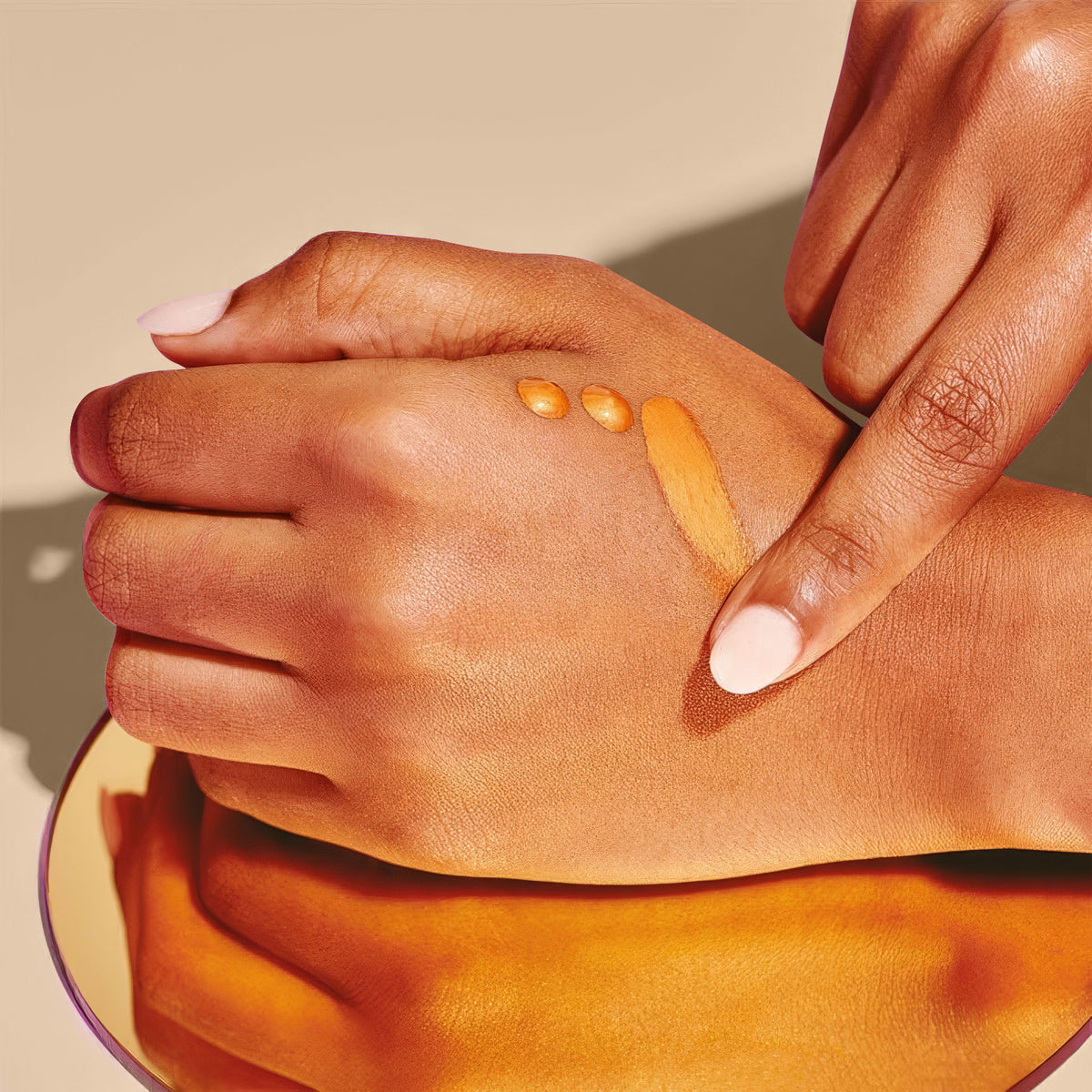 Nuvelia PHOFAY Body Shimmer Oil — product detail view 8